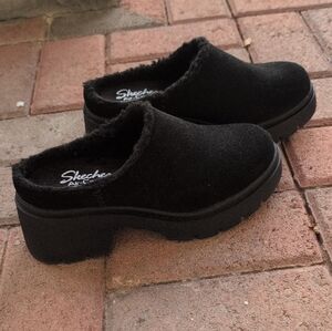 Like New Skechers Women's Black Plush Wedges